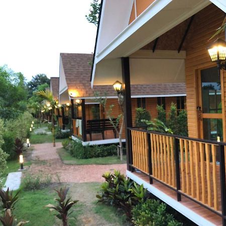 Changpuak Resort Damnoen Saduak Ratchaburi Exterior photo